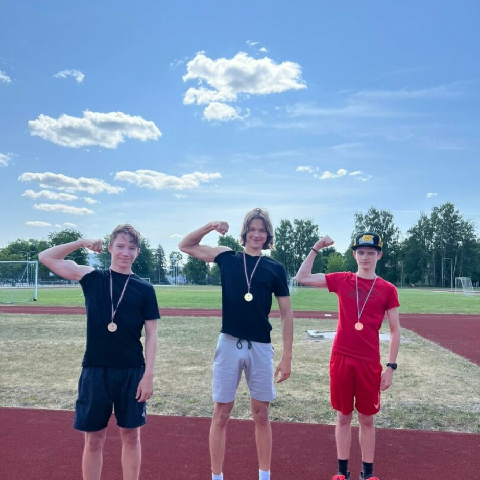 Kontrolnormatīvu sacensību medaļnieki