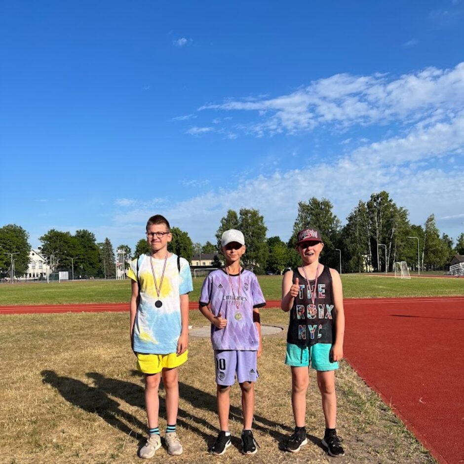 Kontrolnormatīvu sacensību medaļnieki