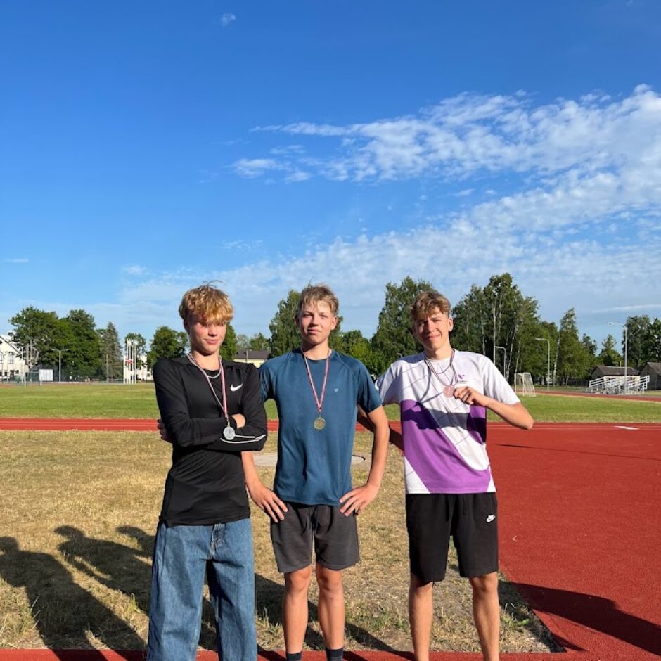 Kontrolnormatīvu sacensību medaļnieki