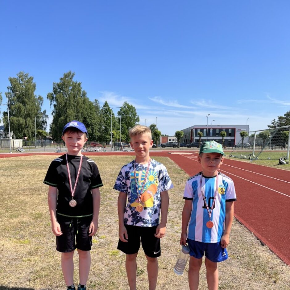 Kontrolnormatīvu sacensību medaļnieki