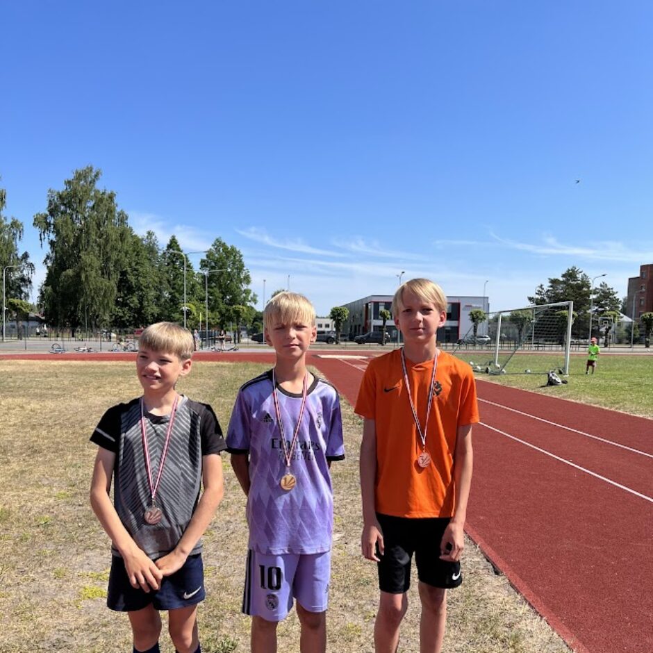 Kontrolnormatīvu sacensību medaļnieki