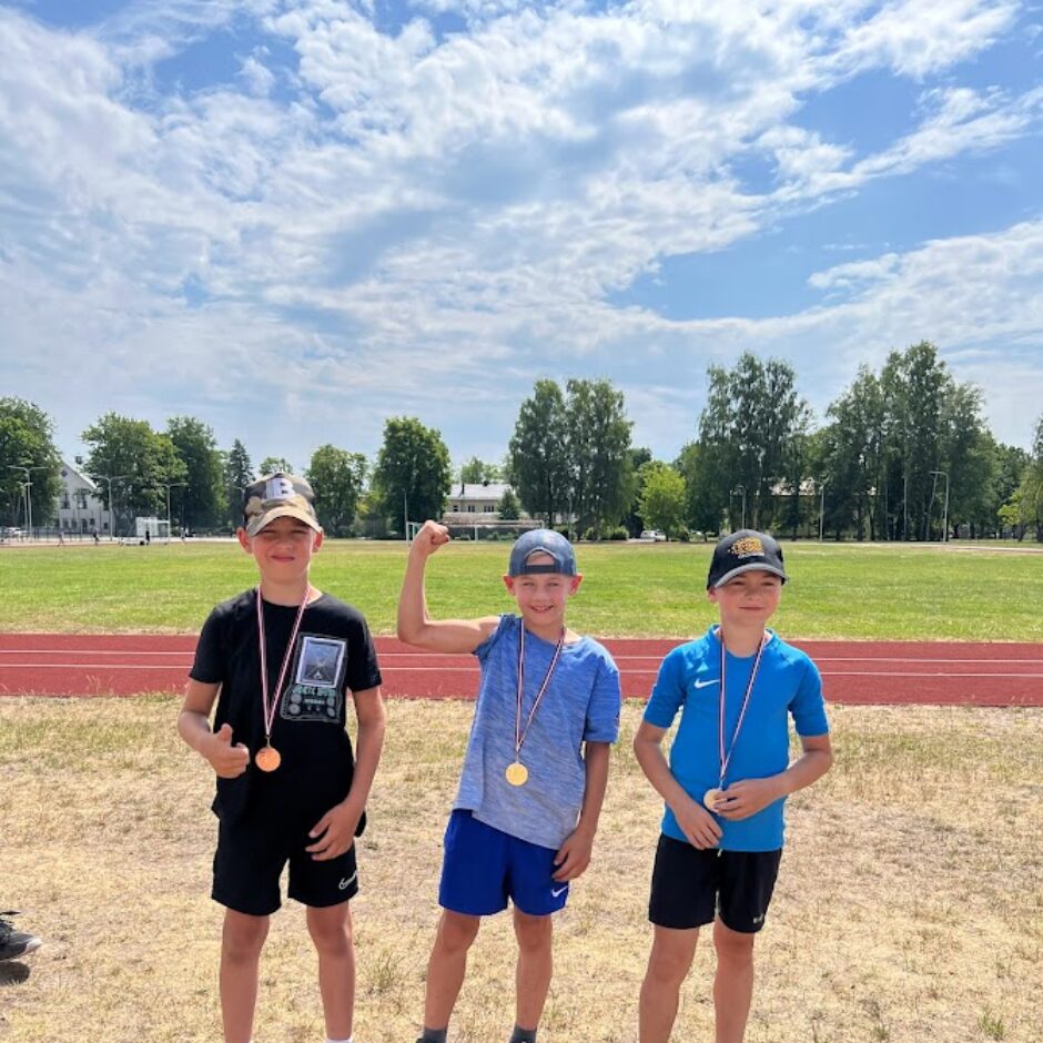 Kontrolnormatīvu sacensību medaļnieki