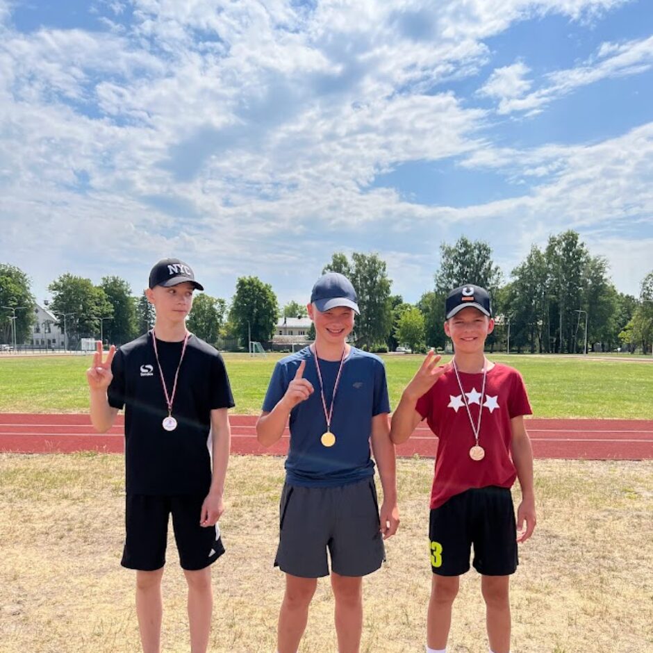 Kontrolnormatīvu sacensību medaļnieki