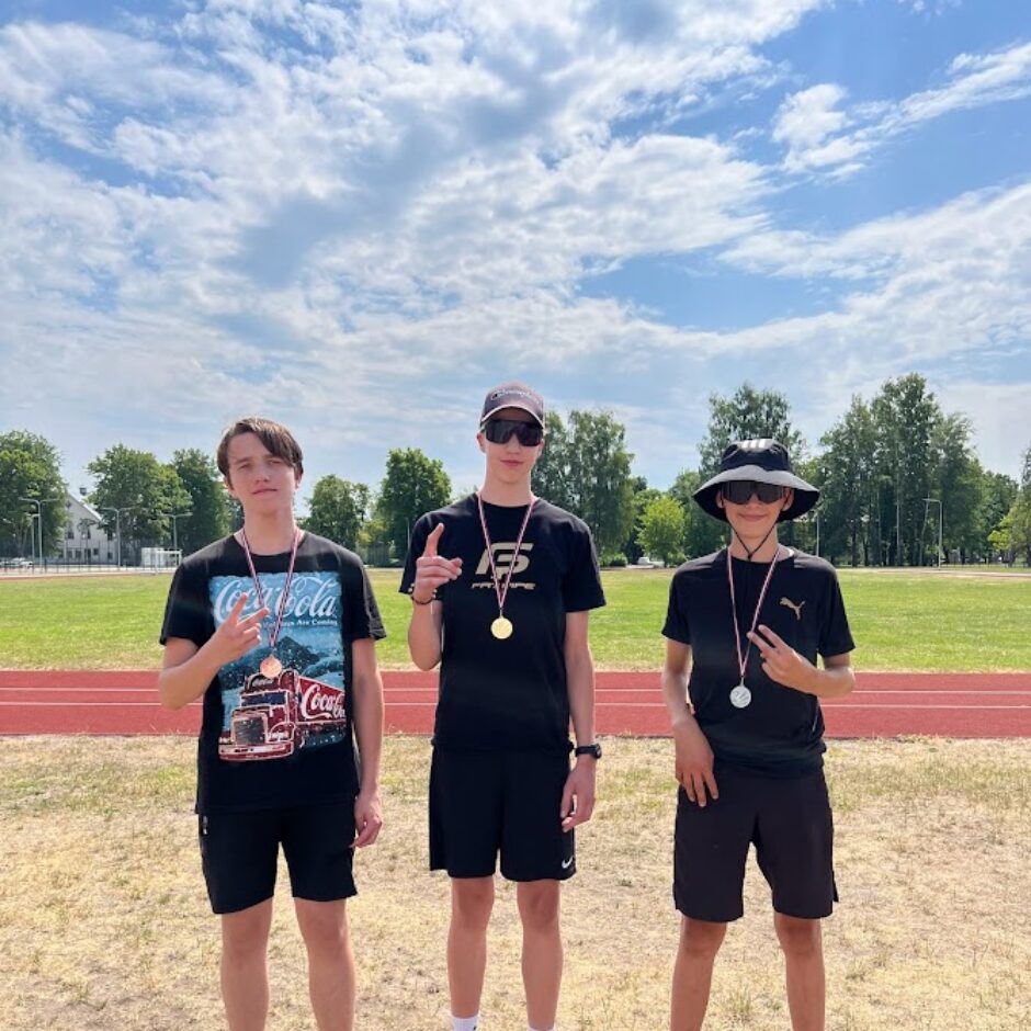 Kontrolnormatīvu sacensību medaļnieki