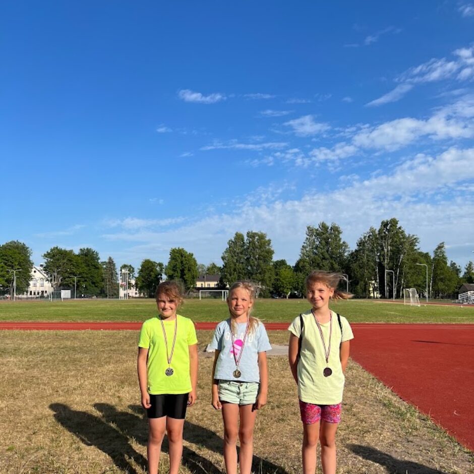 Kontrolnormatīvu sacensību medaļnieki