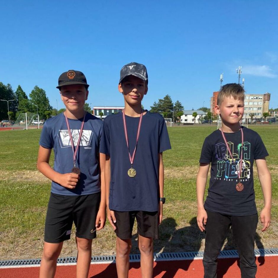 Kontrolnormatīvu sacensību medaļnieki