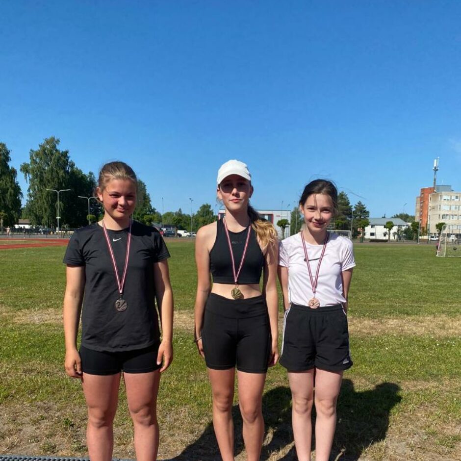 Kontrolnormatīvu sacensību medaļnieki