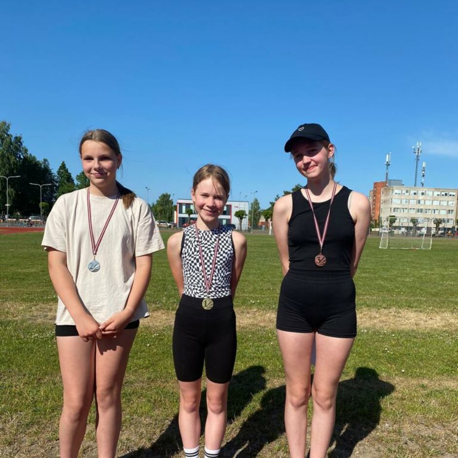 Kontrolnormatīvu sacensību medaļnieki