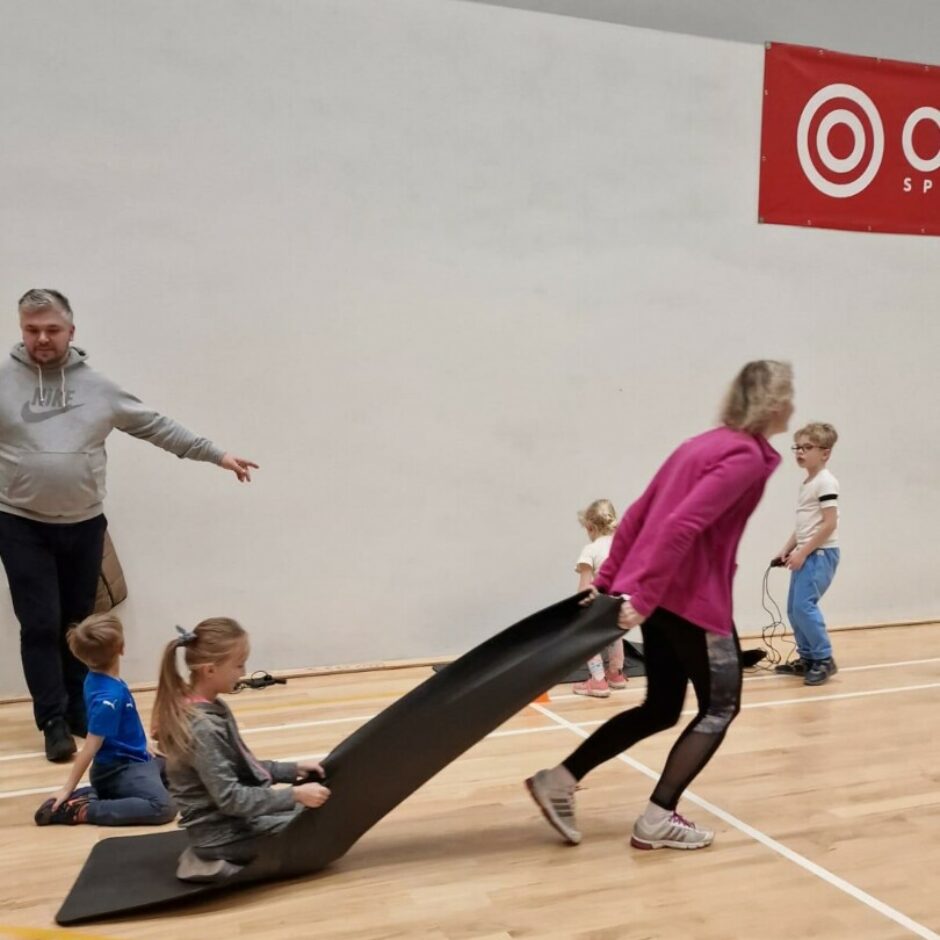 Ziemassvētku pasākums Ozolnieku Sporta skolā